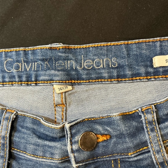 Calvin Klein Jeans Slim Fit in Faded Blue - Picture 3 of 9